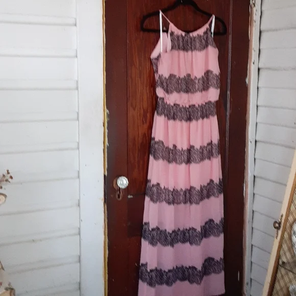 Enfocus Studio | Dresses | En Focus Studio Nwot Sz 2 Maxi Lace Print Dress  Lined Half Way Med Pink | Poshmark